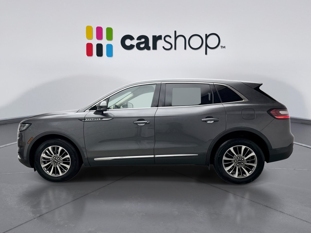Used 2022 Lincoln Nautilus Reserve AWD/4WD image 2