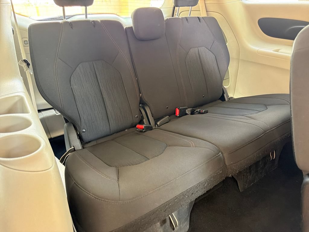 Used 2019 Chrysler Pacifica Touring Plus w/ Advanced Safetytec Group FWD image 36