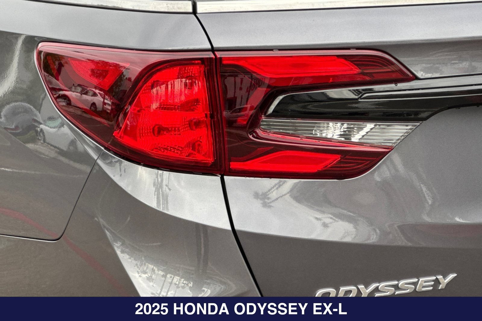 Used 2025 Honda Odyssey EX-L image 29