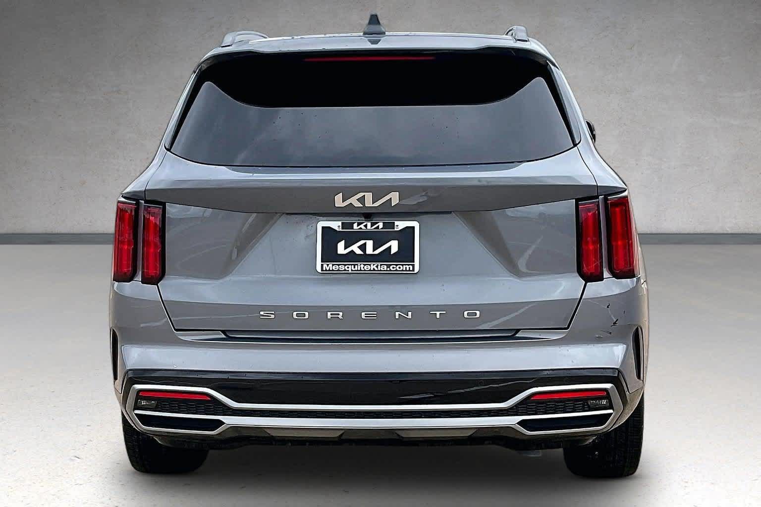 Certified 2022 Kia Sorento SX FWD image 5