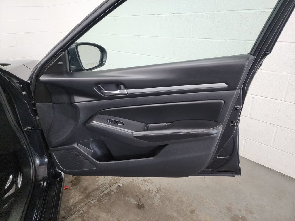 Used 2022 Nissan Altima 2.5 SV FWD image 28