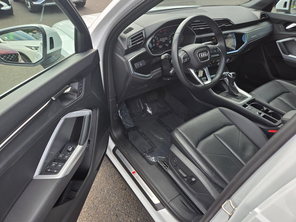 Used 2025 Audi Q3 2.0T Premium AWD/4WD image 19