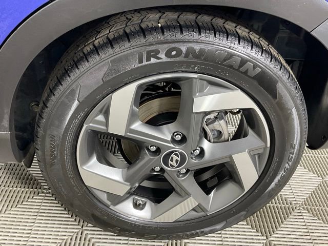 Used 2023 Hyundai Venue SEL image 9