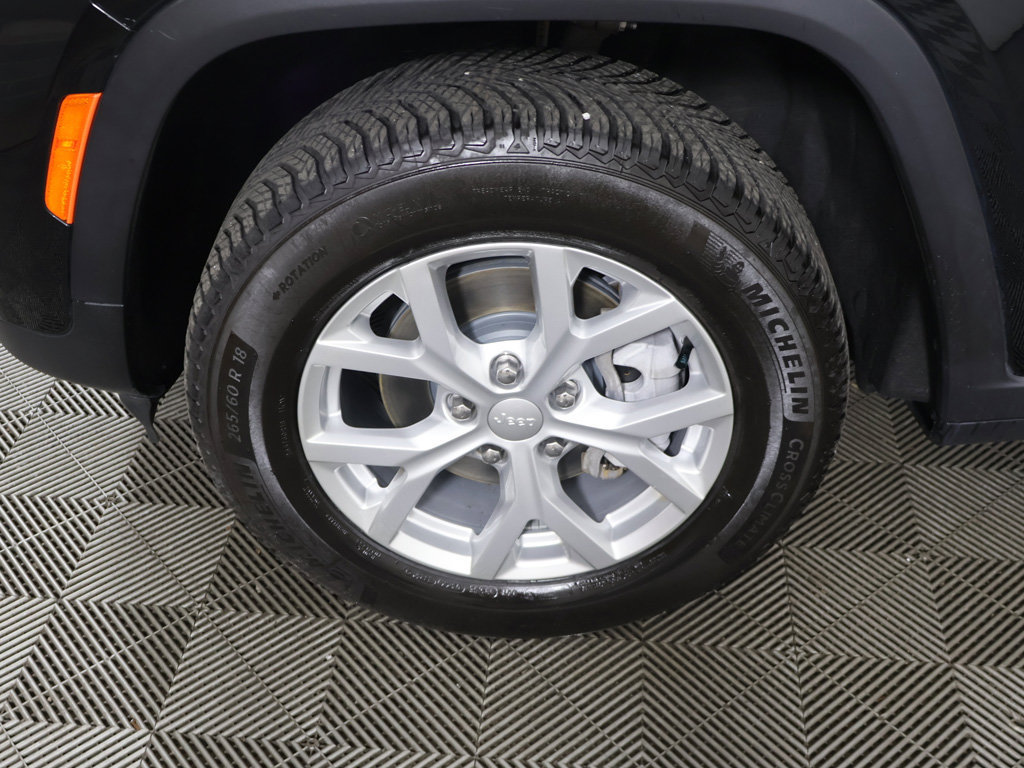 Used 2023 Jeep Grand Cherokee Limited AWD/4WD image 18