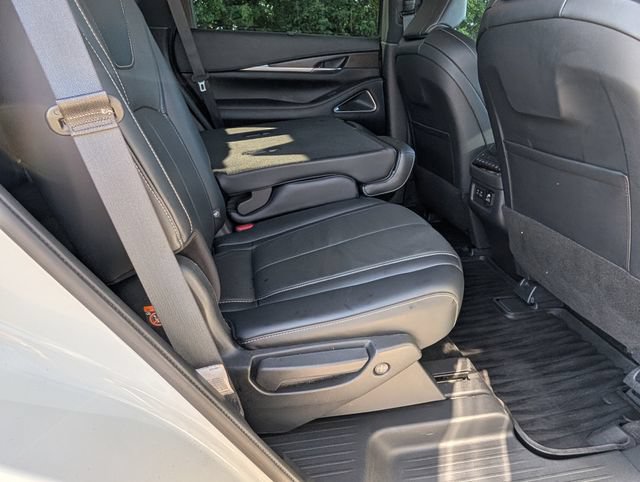 Used 2023 INFINITI QX60 Sensory w/ Vision Package FWD image 24