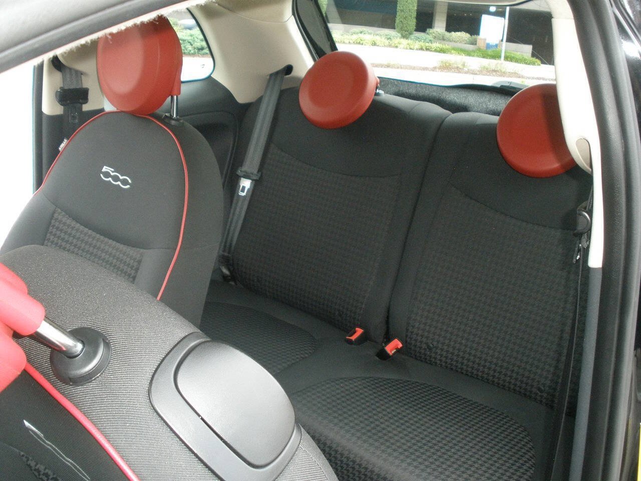 Used 2017 FIAT 500 Pop w/ Sport Appearance Package FWD image 29