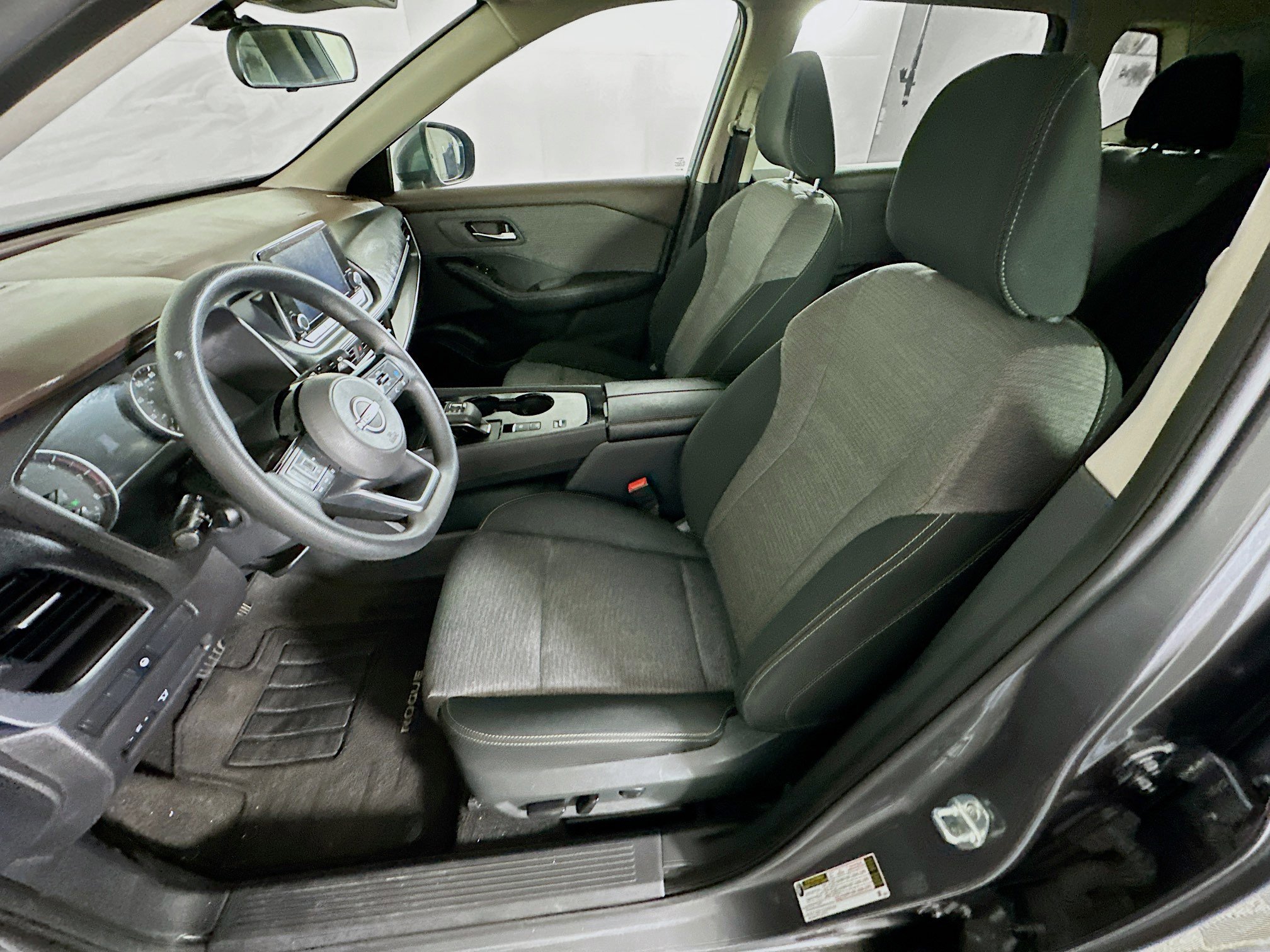 Used 2023 Nissan Rogue SV image 13