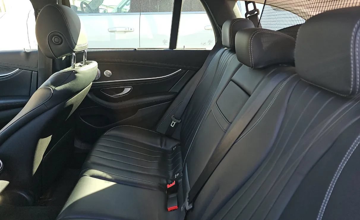 Used 2018 Mercedes-Benz E 400 4MATIC Wagon w/ Premium 3 Package image 6