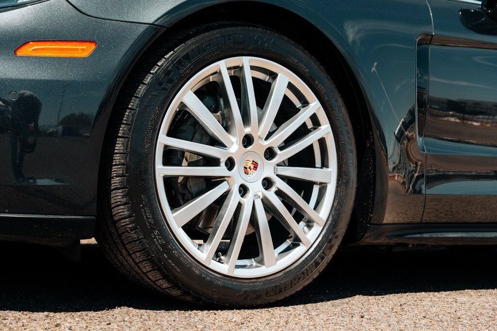 Used 2017 Porsche Panamera 4S AWD/4WD image 11