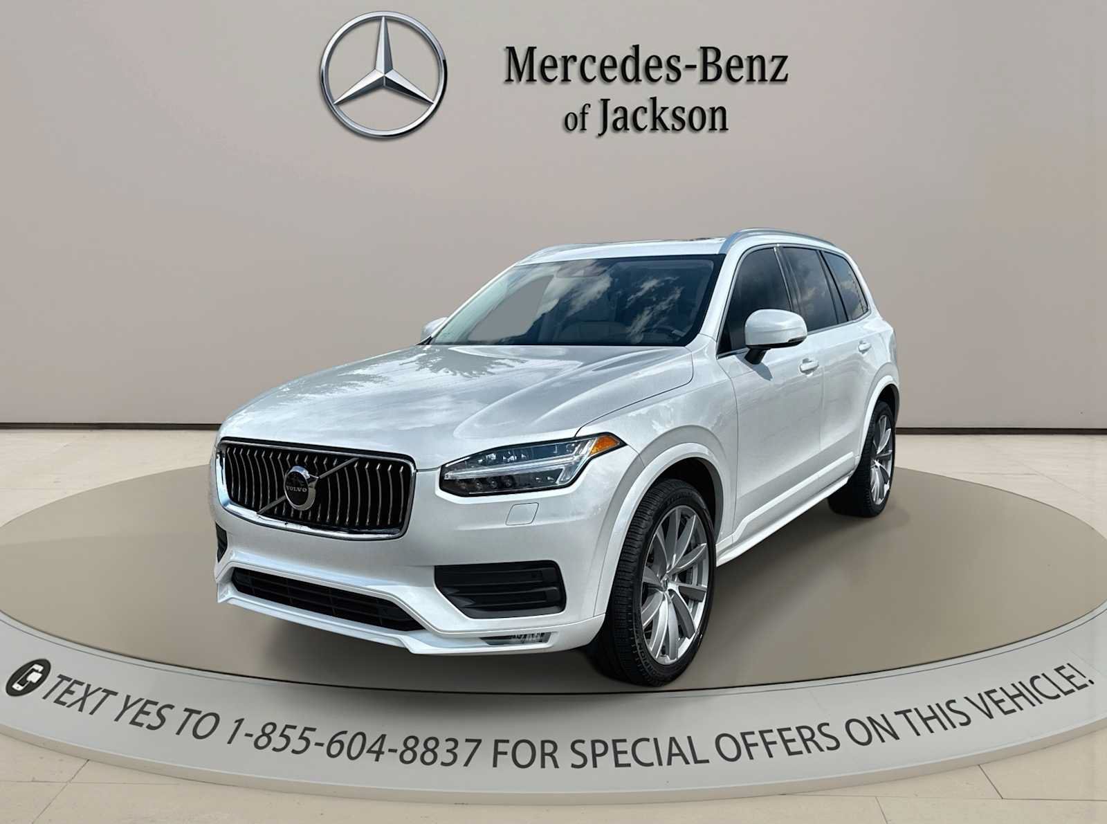 Used 2022 Volvo XC90 T5 Momentum w/ Climate Package FWD image 4