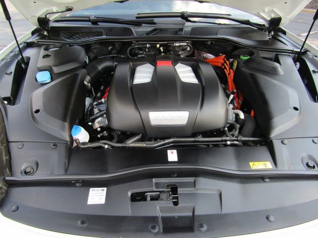 Used 2017 Porsche Cayenne S Platinum image 10