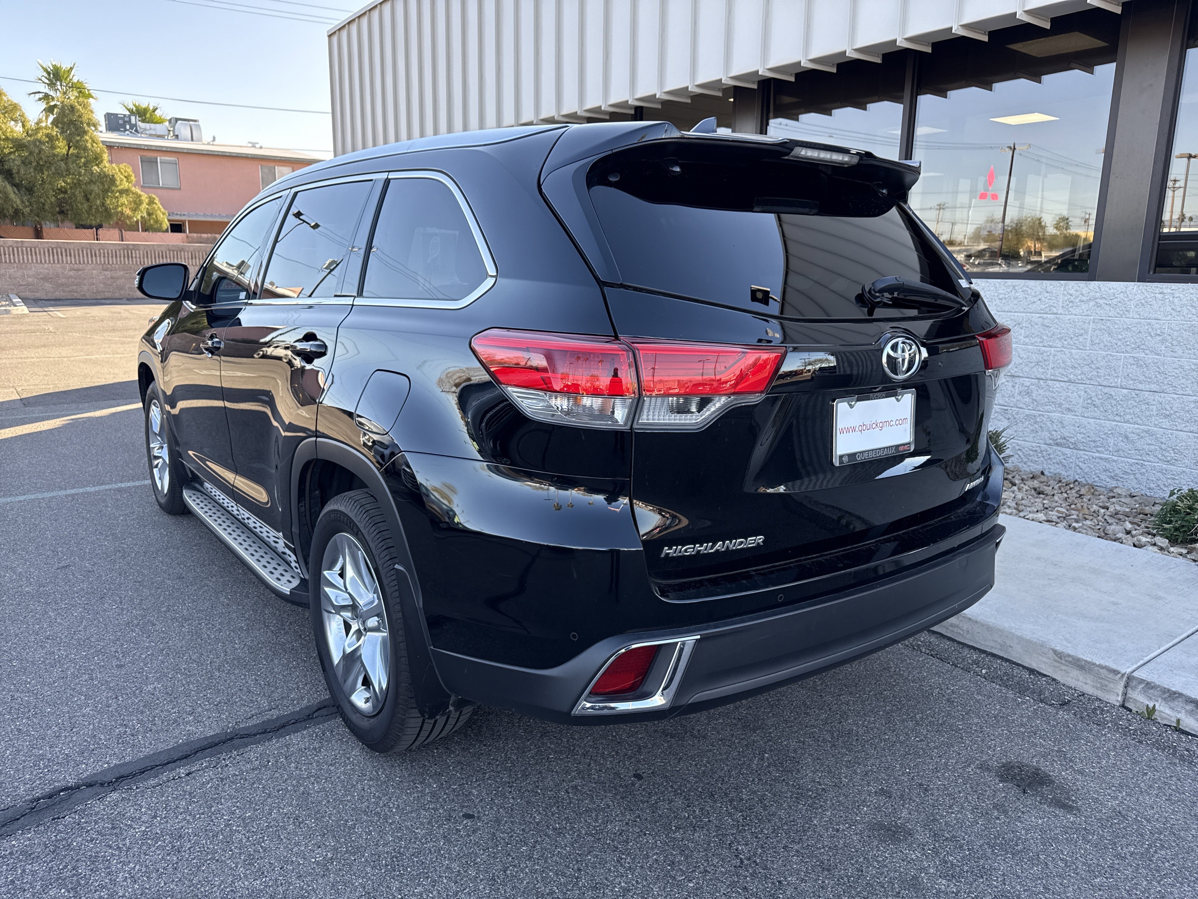 Used 2017 Toyota Highlander Limited image 10