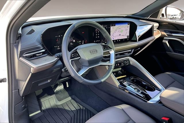 Used 2025 Audi Q5 Premium w/ Convenience Package image 17