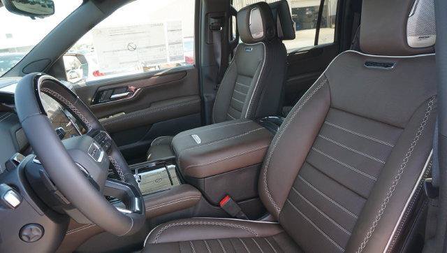 New 2027 GMC Yukon XL Denali Ultimate w/ LPO, Floor Liner Package AWD/4WD image 8