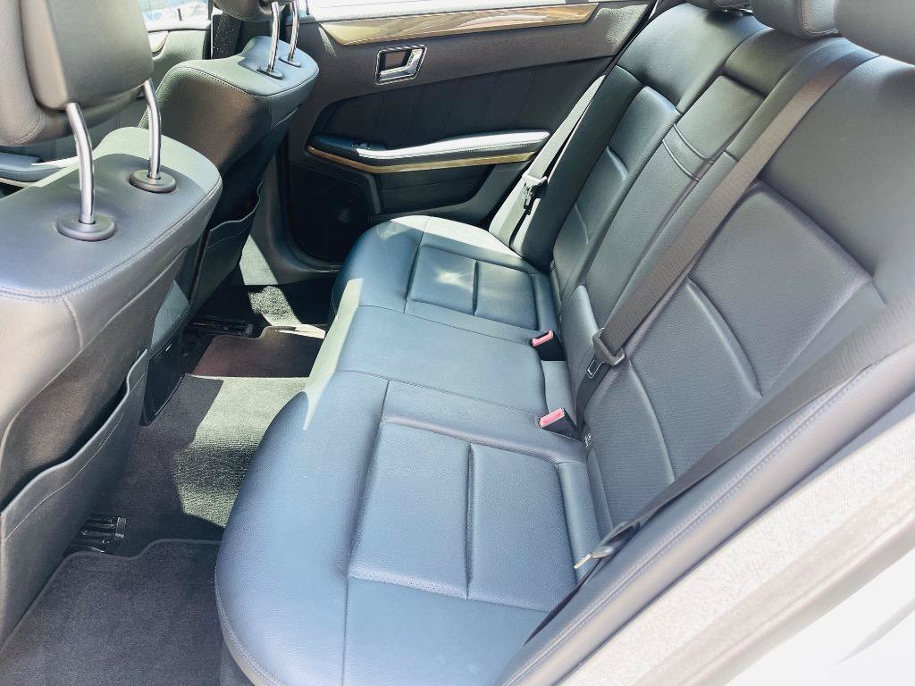 Used 2010 Mercedes-Benz E 350 Sedan image 39