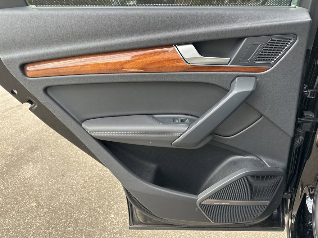 Used 2023 Audi Q5 Prestige w/ Prestige Package image 14