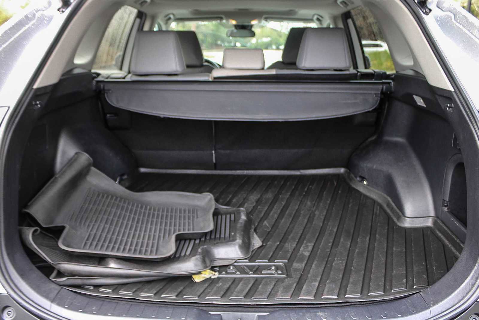 Used 2021 Toyota RAV4 XLE Premium w/ Carpet Mat Package (TMS) image 26