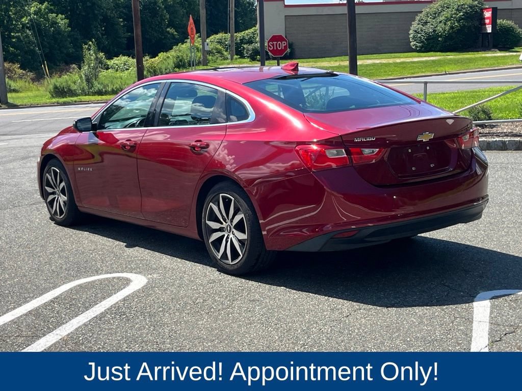 Used 2017 Chevrolet Malibu LT w/ Leather Package FWD image 5
