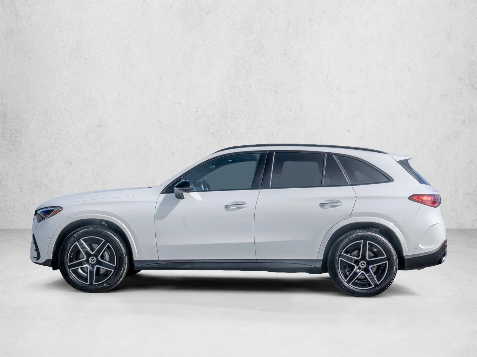 Certified 2025 Mercedes-Benz GLC 300 4MATIC image 4