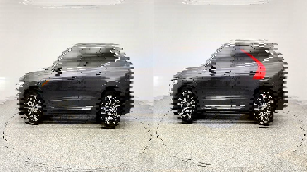 Used 2022 Volvo XC60 T8 Inscription w/ Advanced Package image 8