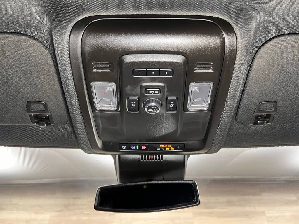 Used 2023 Chevrolet Tahoe Z71 w/ Luxury Package image 23