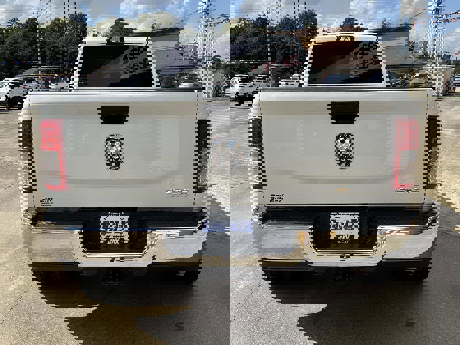 Used 2024 RAM 3500 Tradesman w/ Chrome Appearance Group image 32