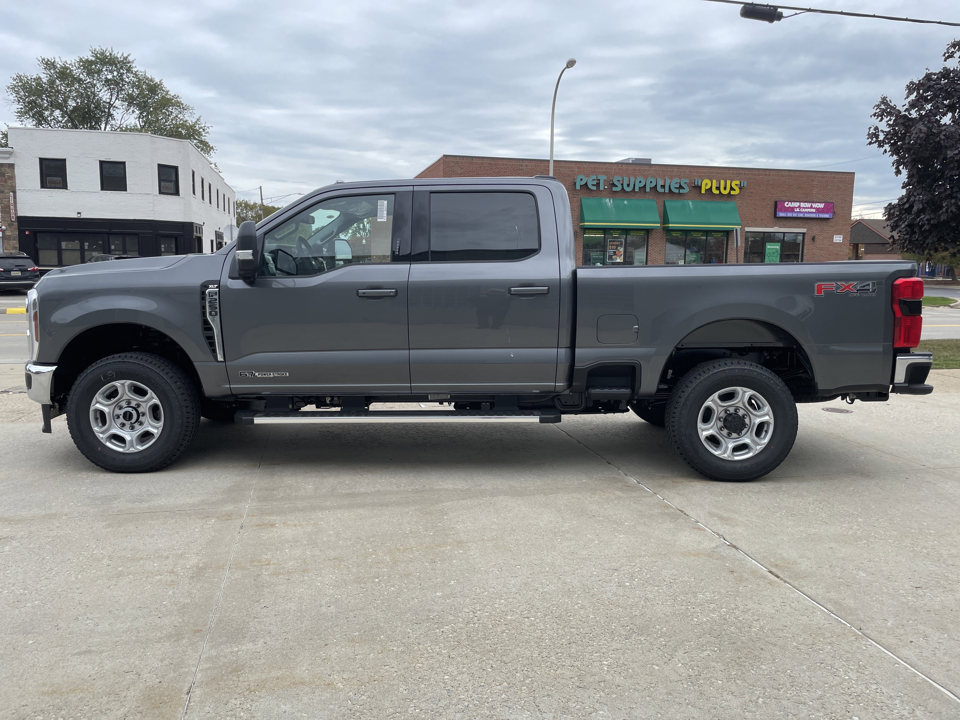 New 2026 Ford F250 4x4 Crew Cab Super Duty image 7