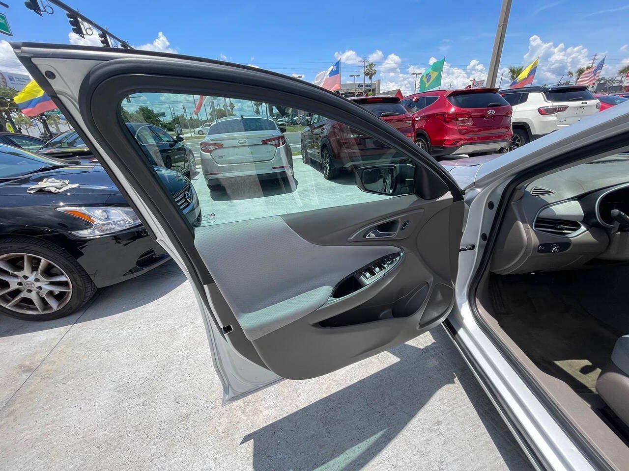 Used 2018 Chevrolet Malibu LS FWD image 10