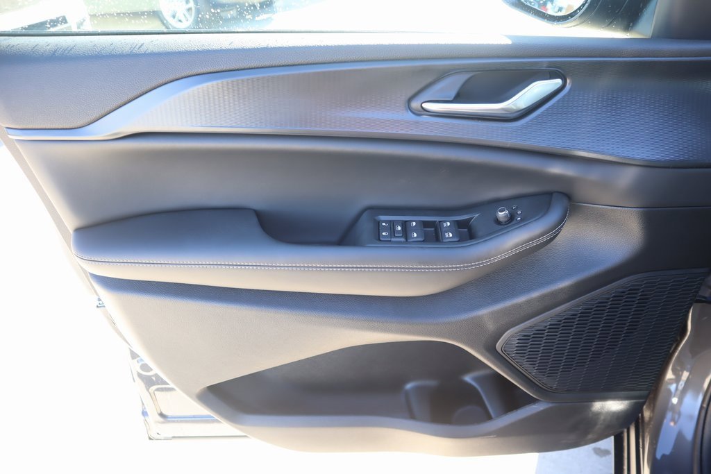 New 2025 Jeep Grand Cherokee L Laredo image 15