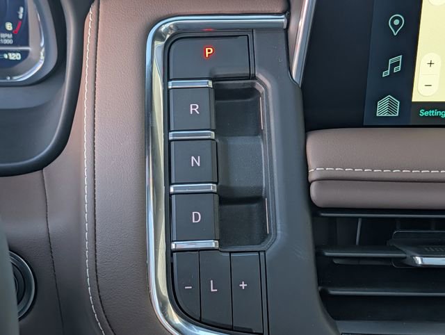 Used 2024 Chevrolet Tahoe High Country image 16