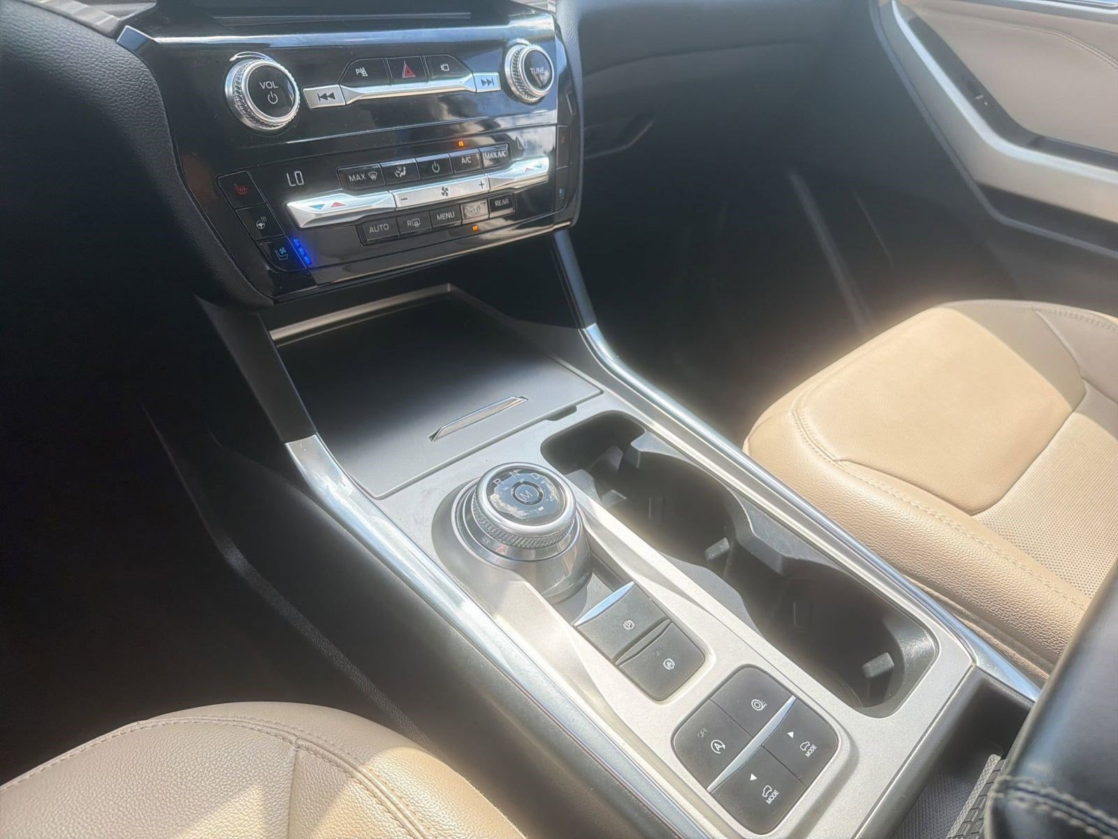 Used 2021 Ford Explorer Limited w/ Equipment Group 301A image 25