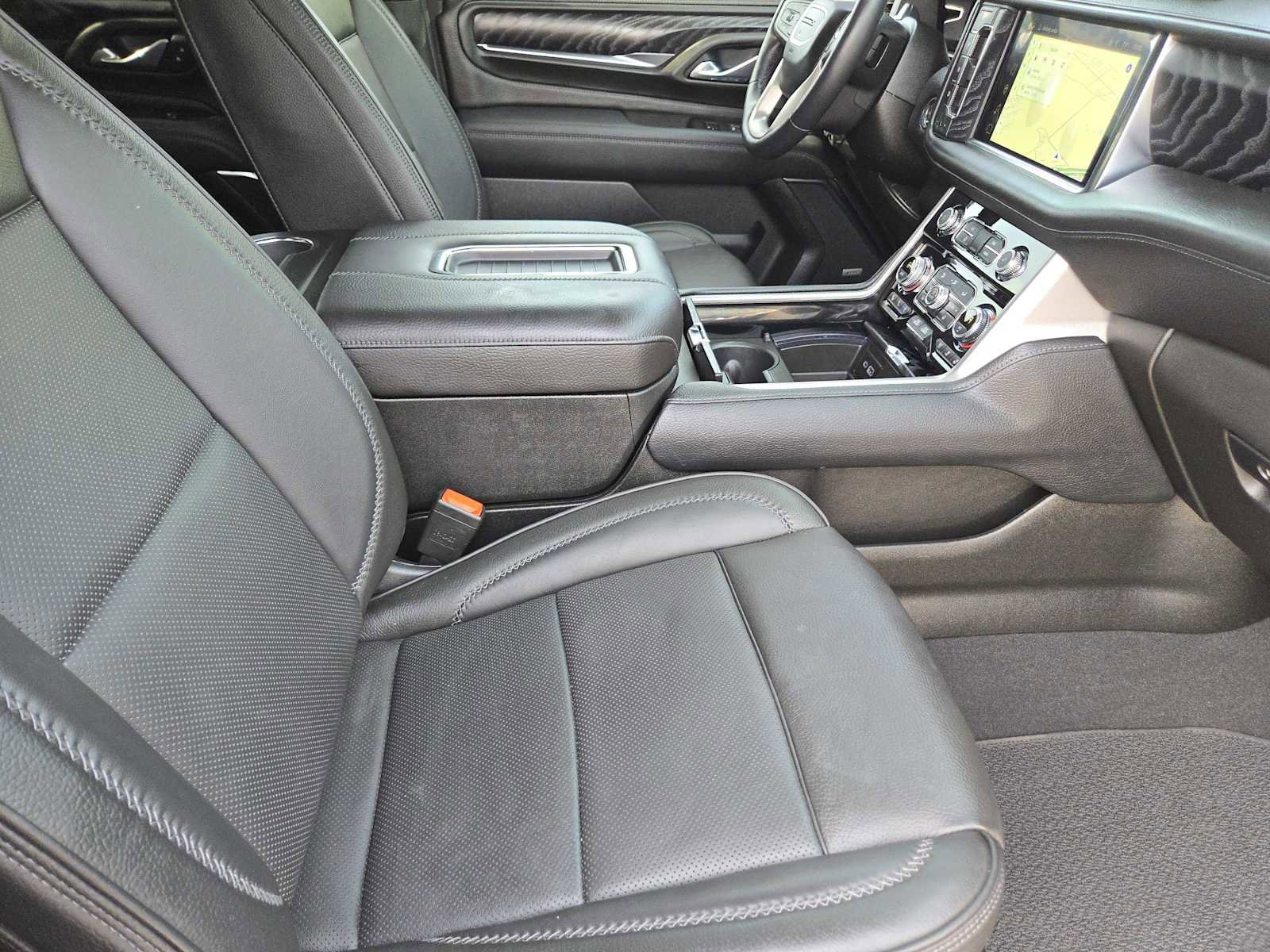 Certified 2024 GMC Yukon Denali w/ Advanced Technology Package AWD/4WD image 15