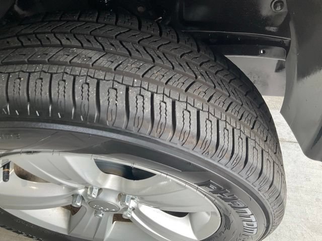 Used 2017 Jeep Patriot Latitude AWD/4WD image 25