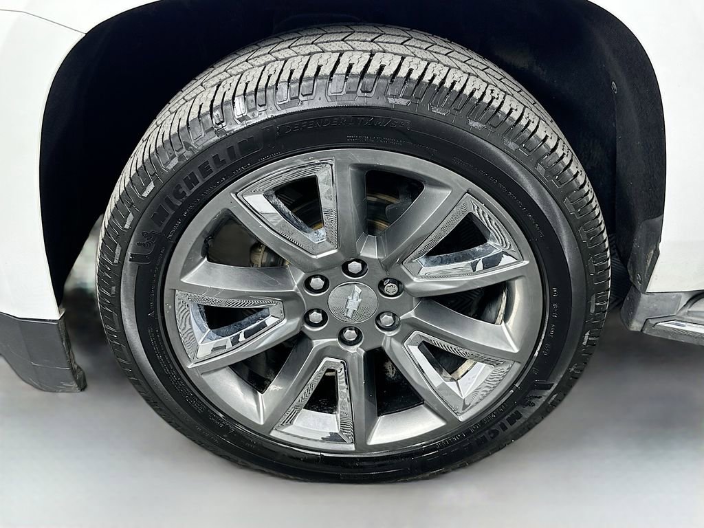 Used 2015 Chevrolet Suburban LTZ RWD image 35