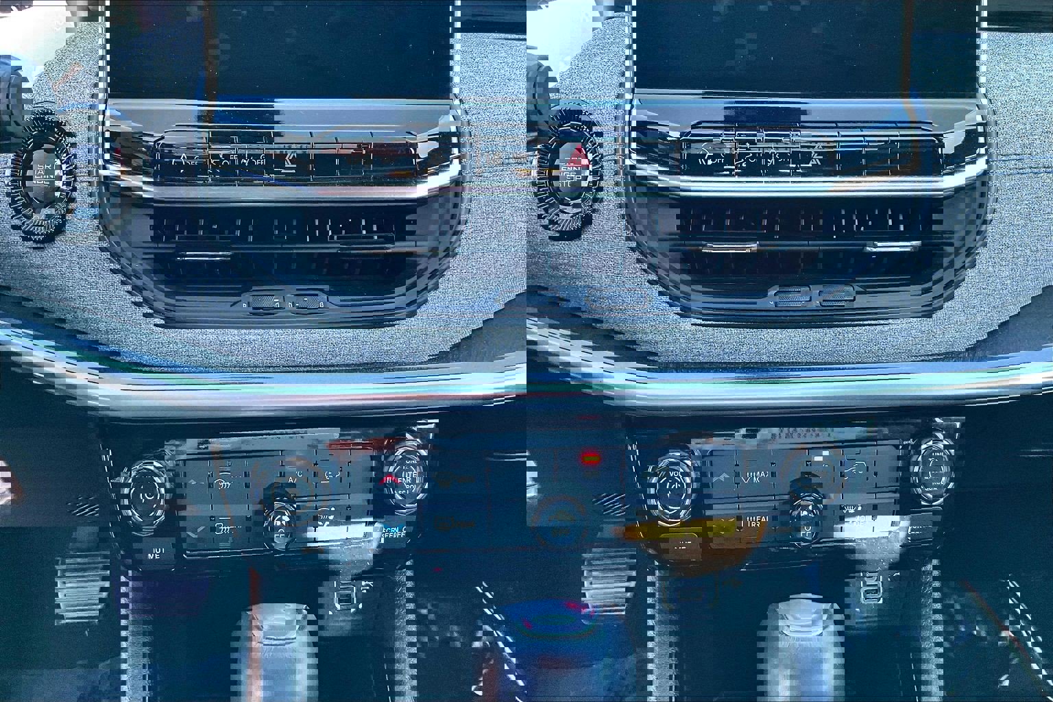 Used 2024 Jeep Compass Latitude image 16