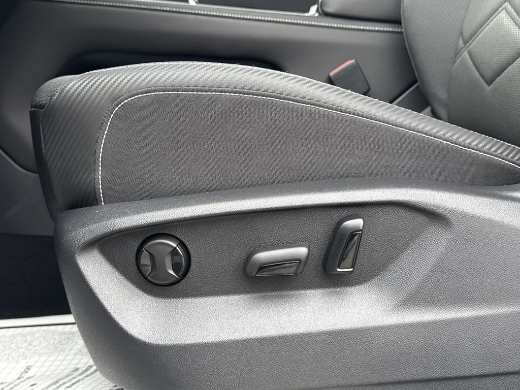 New 2026 Volkswagen Atlas Cross Sport SE image 24