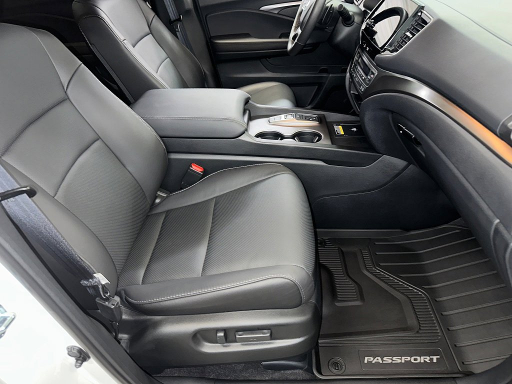 Used 2025 Honda Passport EX-L image 34