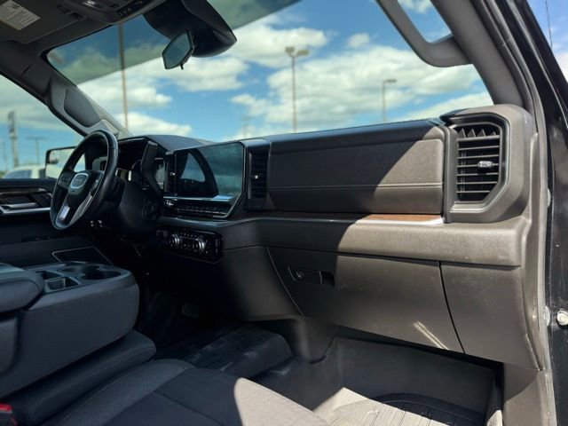 Used 2022 GMC Sierra 1500 Elevation w/ LPO, Elevation Black Package AWD/4WD image 19