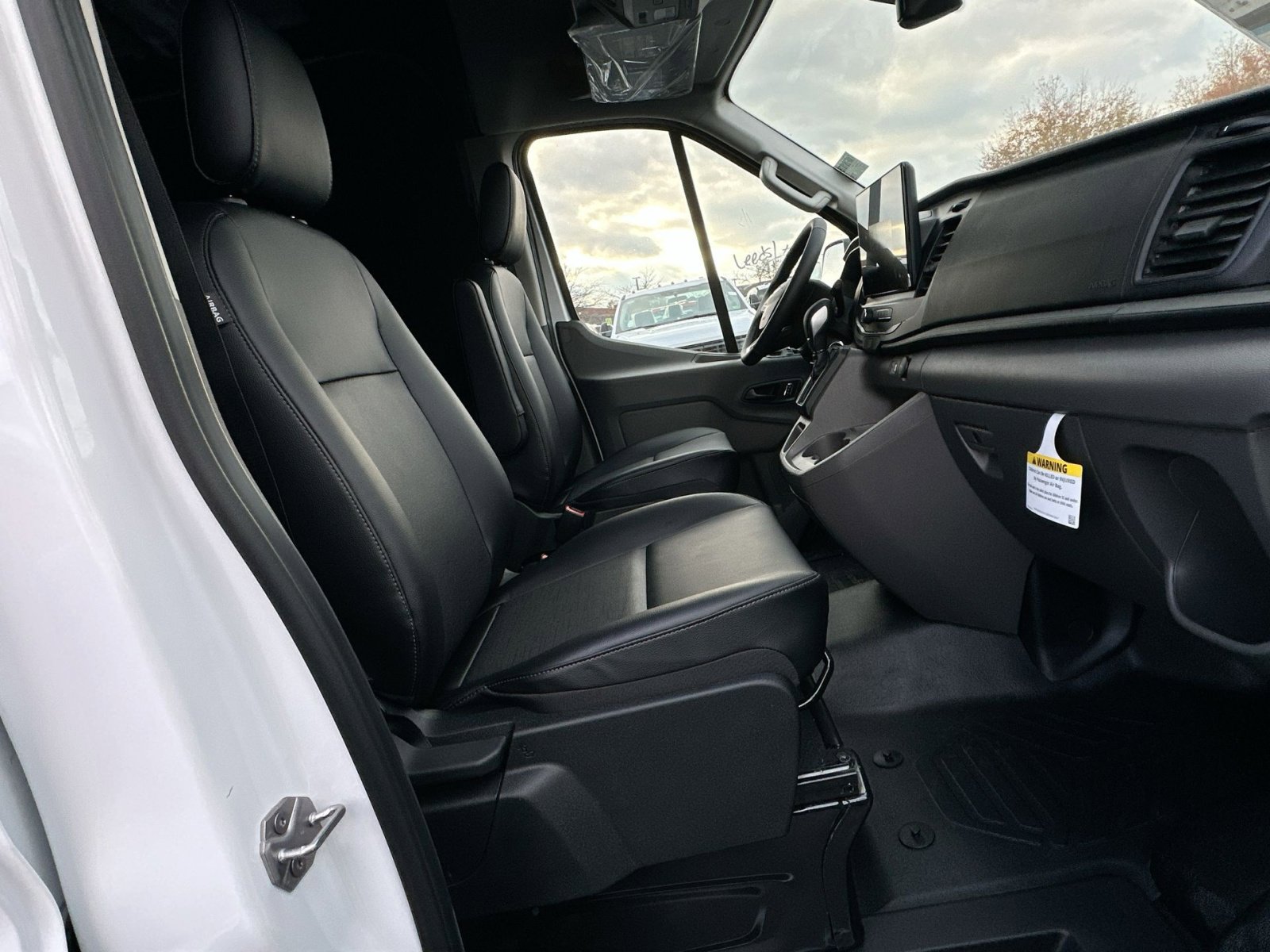 New 2026 Ford Transit 250 148 Medium Roof w/ Load Area Protection Package RWD image 37
