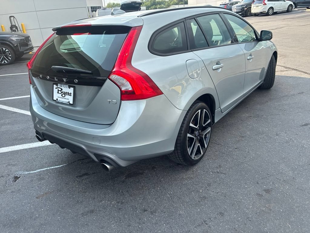 Used 2018 Volvo V60 T5 Dynamic FWD image 3