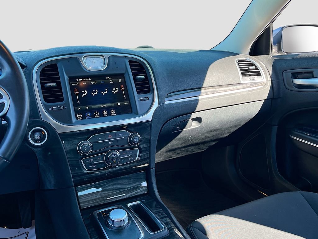 Certified 2018 Chrysler 300 Touring image 21