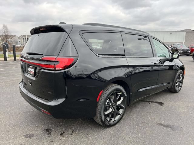 New 2026 Chrysler Pacifica Select w/ S Appearance Package AWD/4WD image 10