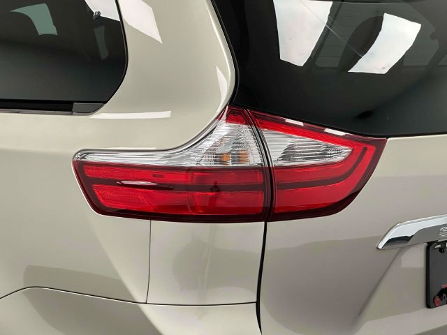 Used 2017 Toyota Sienna Limited Premium w/ Protection Package AWD/4WD image 20