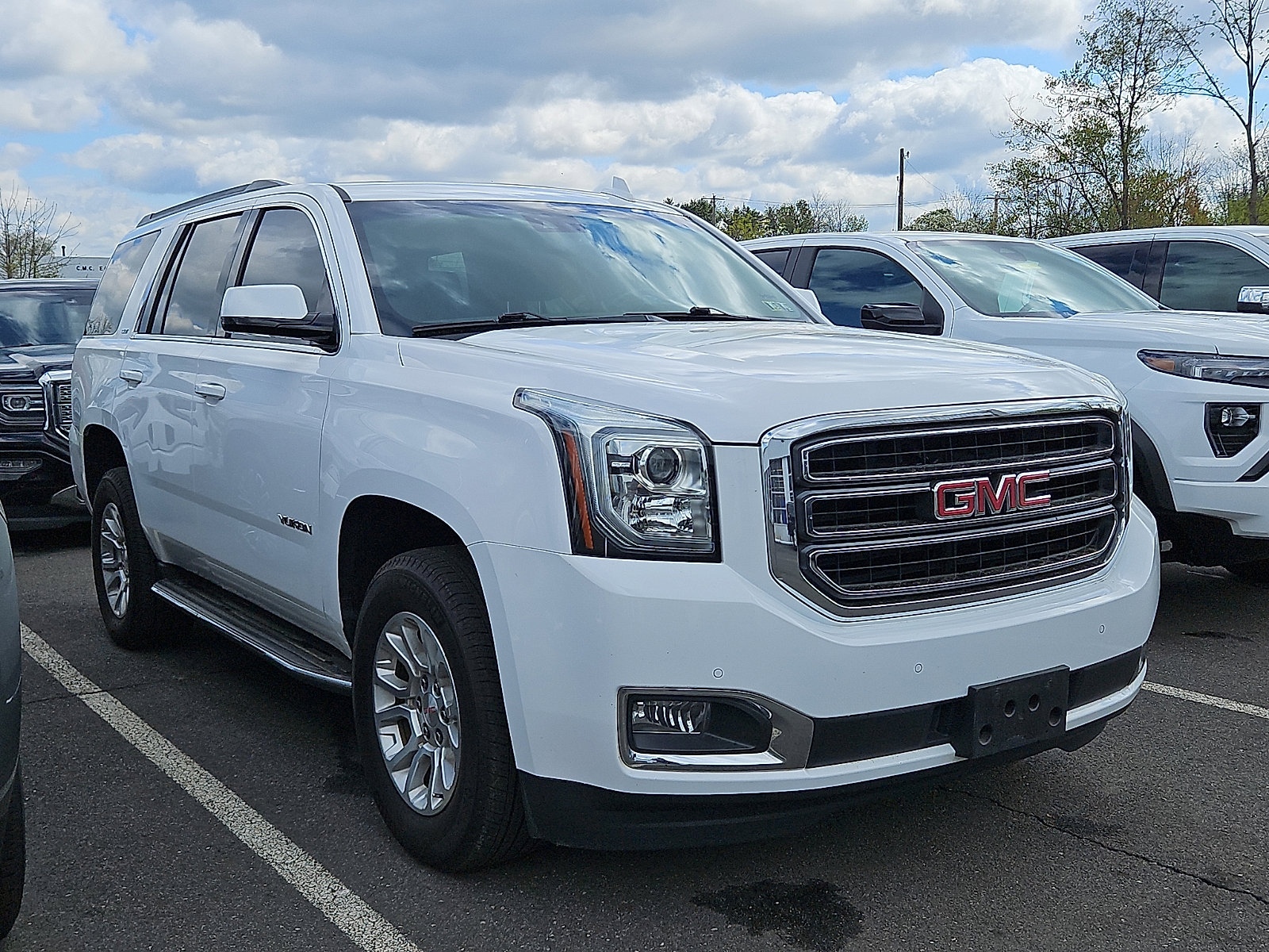 Used 2020 GMC Yukon SLT w/ Open Road Package AWD/4WD image 1