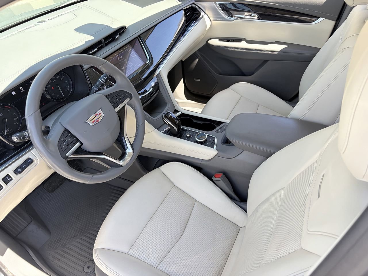 Used 2020 Cadillac XT6 Premium Luxury FWD image 17