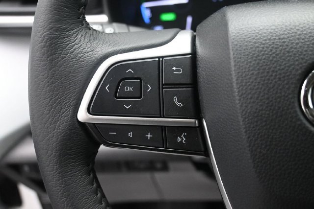 Used 2025 Toyota Sienna XLE w/ XLE Plus Package AWD/4WD image 12