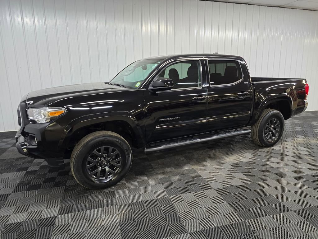 Used 2023 Toyota Tacoma SR5 AWD/4WD image 6