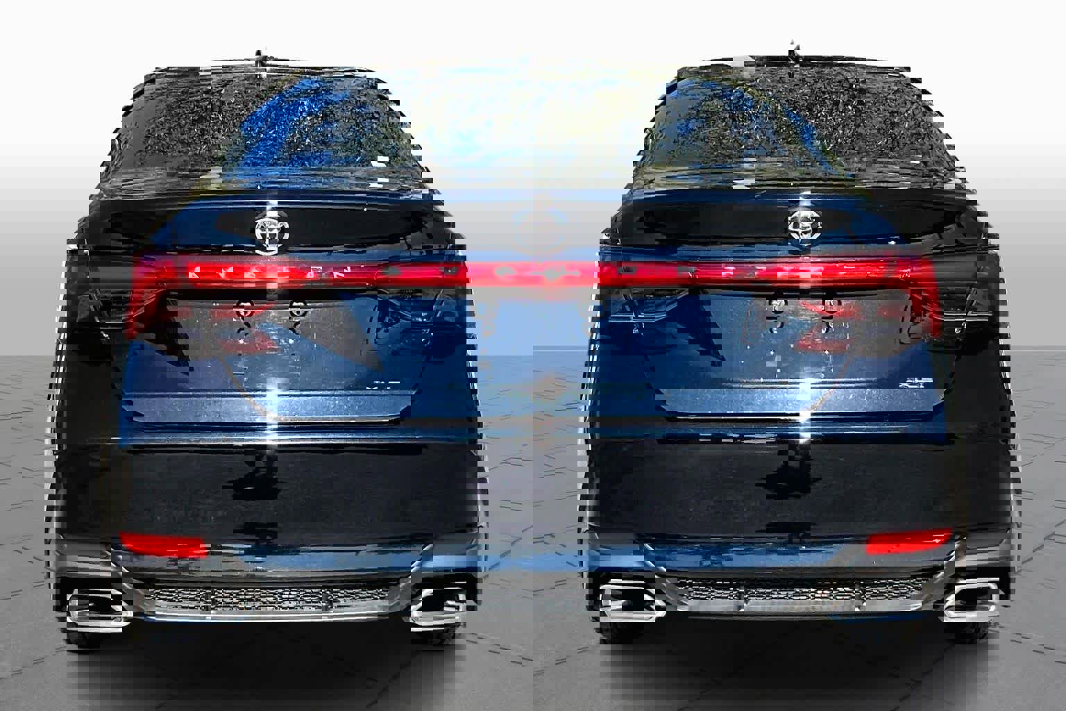 Used 2022 Toyota Avalon XLE image 4