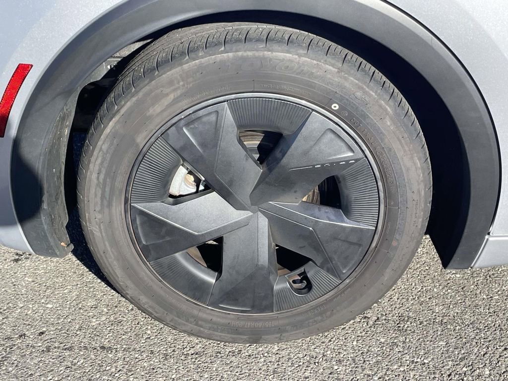 Used 2024 Toyota Prius Prime Premium image 9