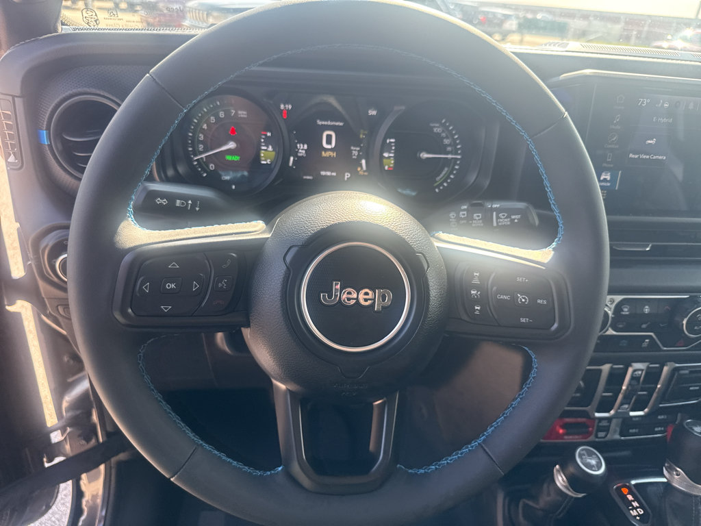 Used 2025 Jeep Wrangler Unlimited Rubicon 4xe w/ Safety Group AWD/4WD image 15